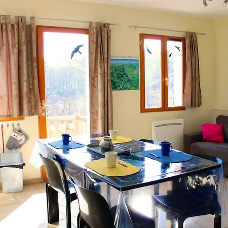 Maison D'une Avec Vue Sur La Ville Piscine Privee Et Sauna A Montagne